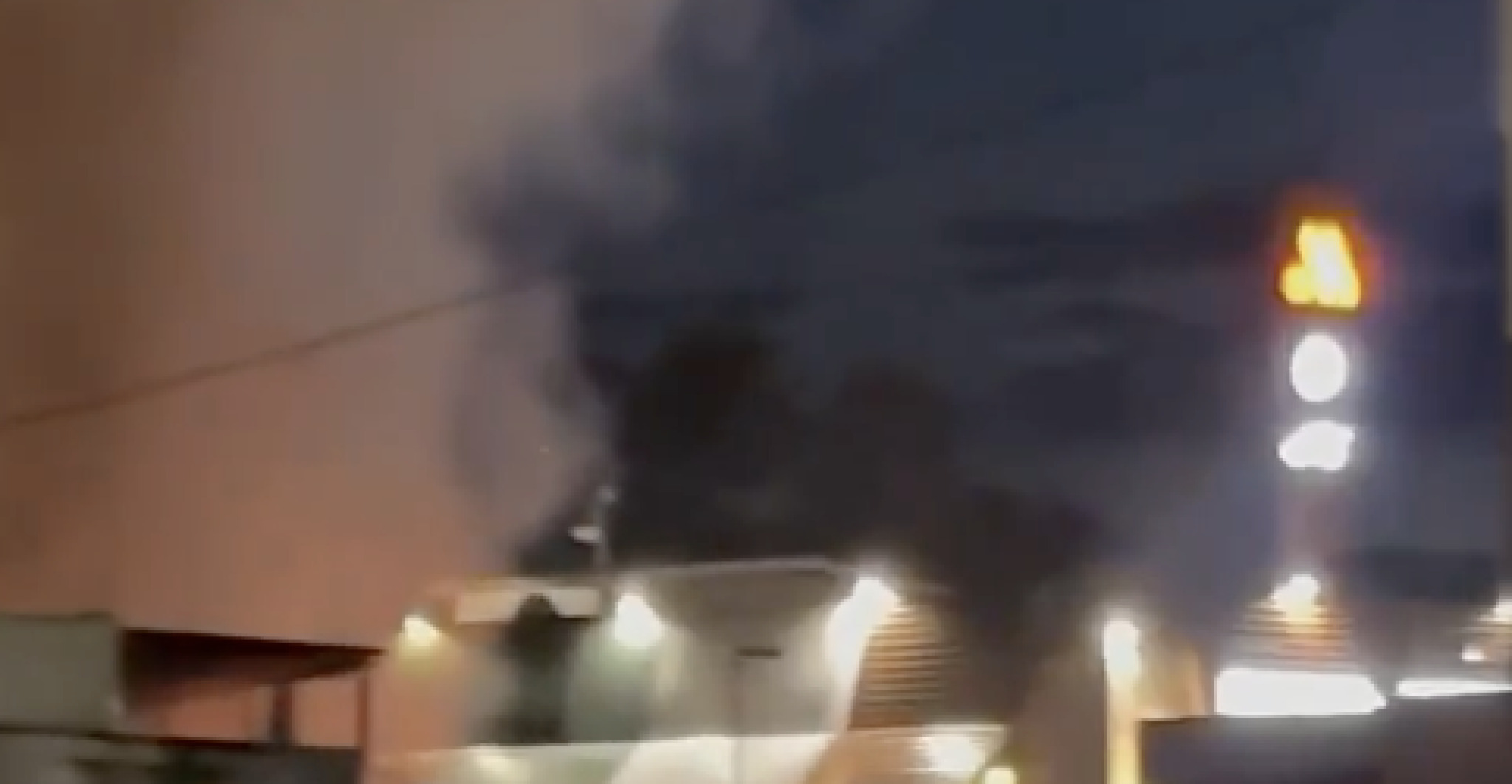 (Видео) Масовен ноќен напад врз Москва: Експлозии, пожари и оштетени објекти