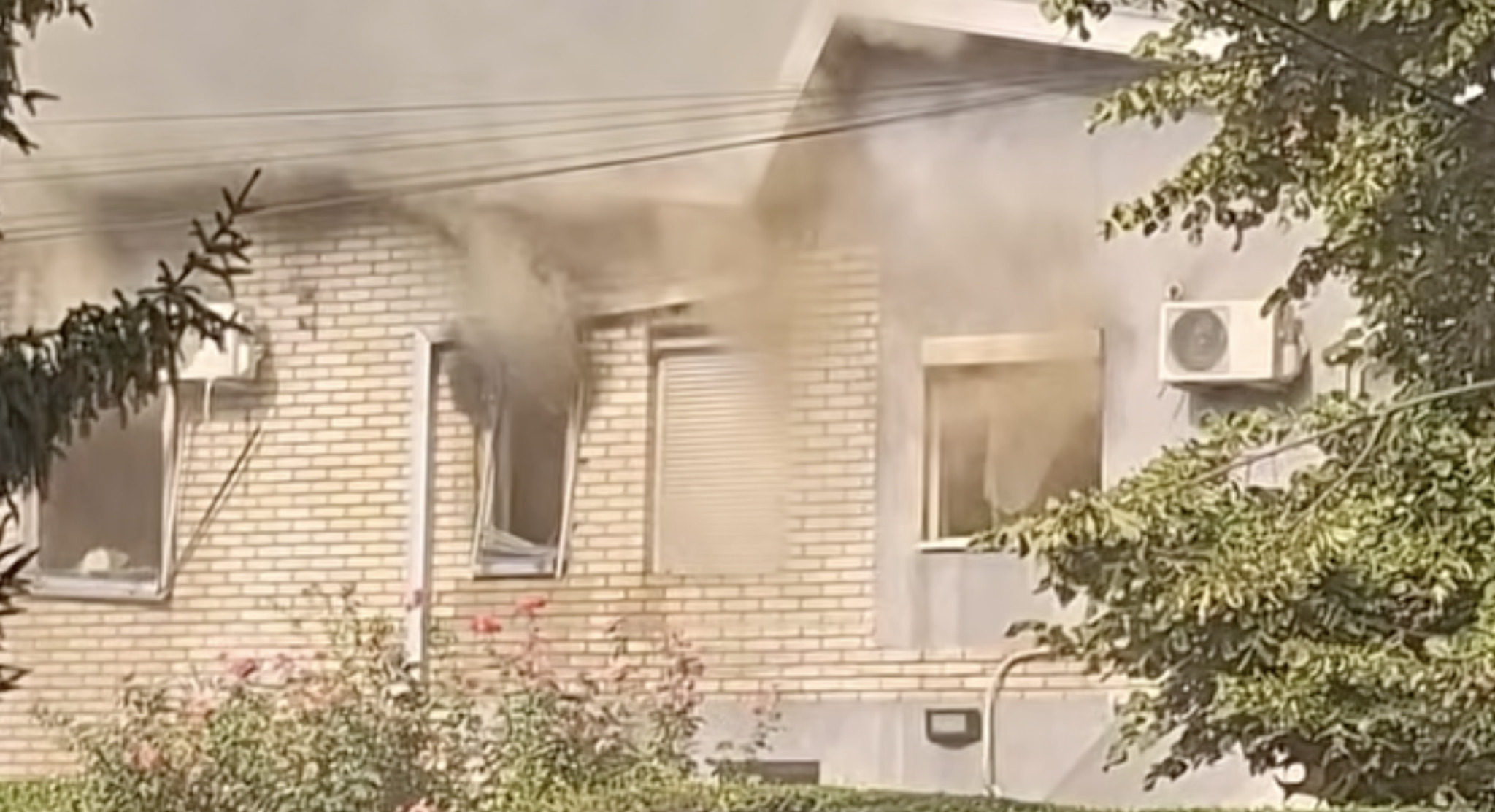 (Фото) Се запали куќа во Козле