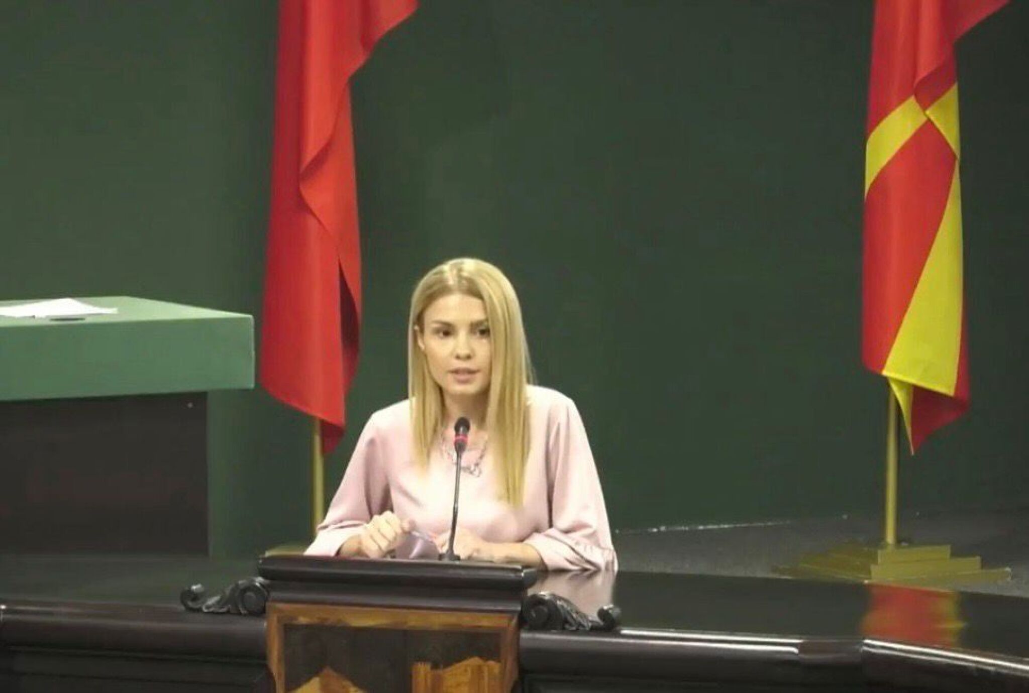 „Автобуси што горат и превоз што не функционира – ова е резултатот од 10 месеци Орце Георгиевски“, вели Штерјова