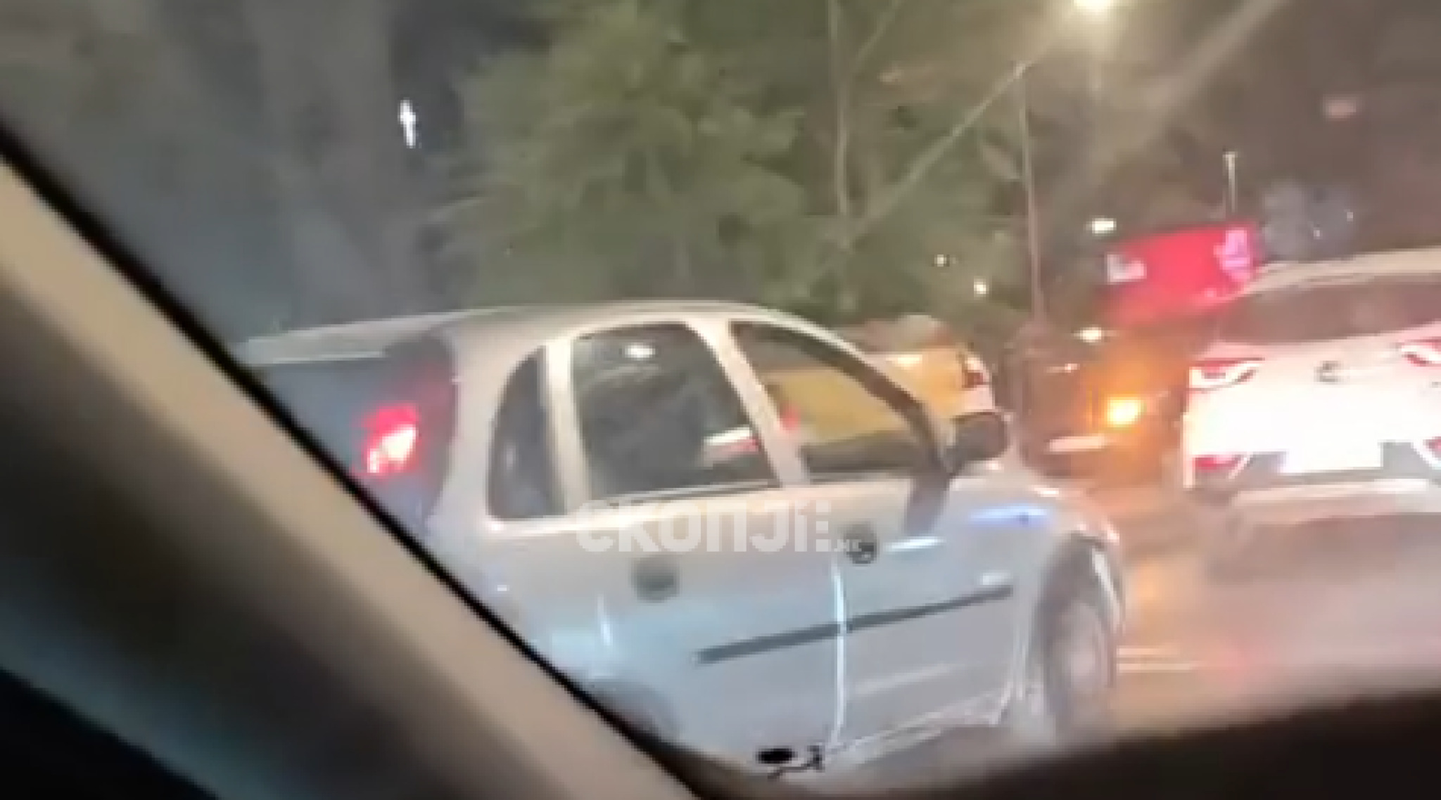(Фото) Возило пропадна во дупка кај мостот „Близнаци“