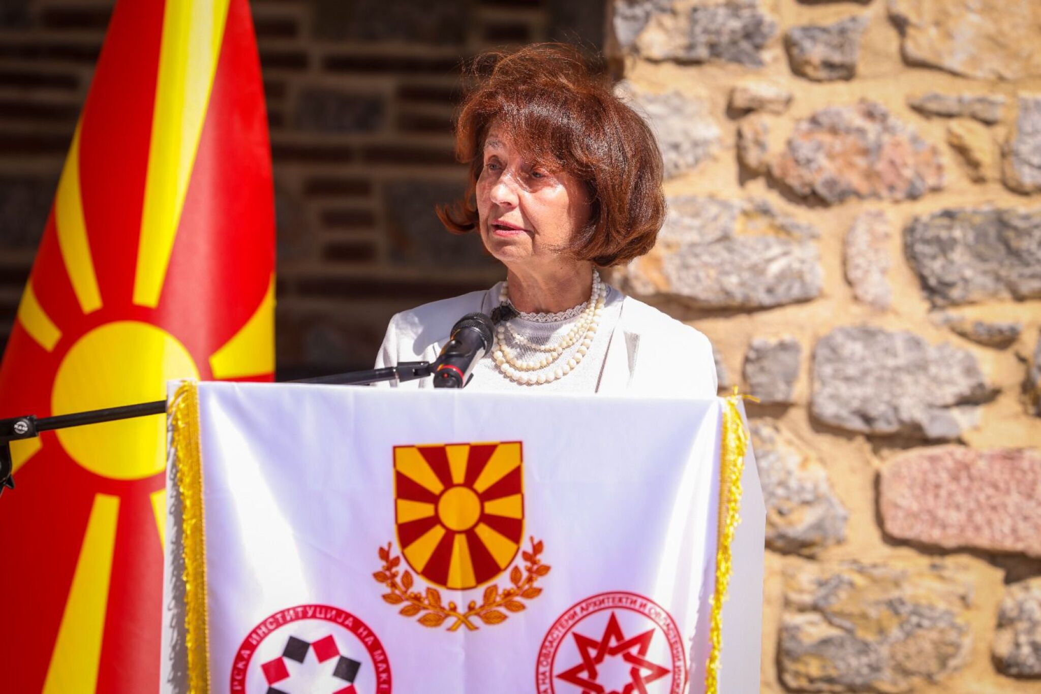 (Фото) Сиљановска-Давкова им додели „Инженерски прстен“ на 14 најуспешни млади инженери