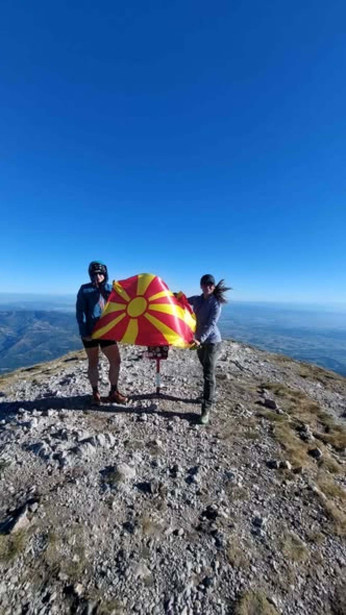 (Фото) Со тешки ранци и без логистика: Емилија и Благица освоија 35 врва на Шара за четири дена за 35 години независна Македонија